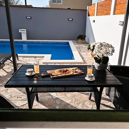 Holiday House La Felicita Gornji Zemunik