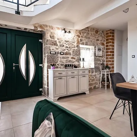 House La Felicita Gornji Zemunik